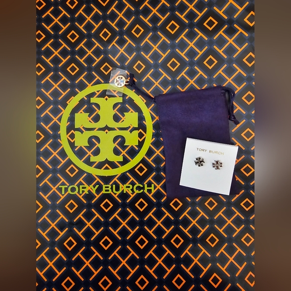 BRAND NEW WITH TAGS! TORY BURCH LOGO STUD EARRINGS - Picture 4 of 4